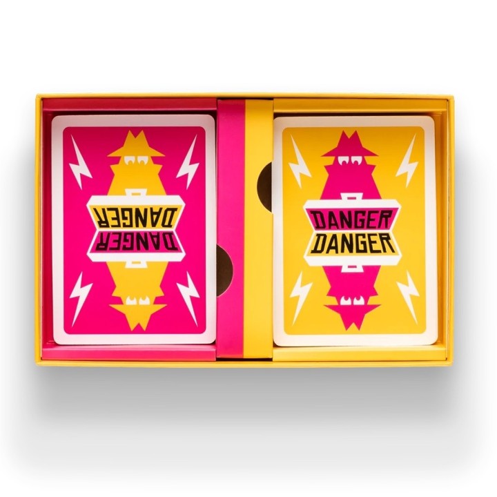 DANGER DANGER | Juego de Cartas Familiar | Juego de Bluf