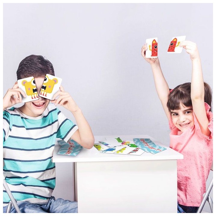 Medio Monstruo | Juego de Cartas Familiar | Juego de Mesa Infantil